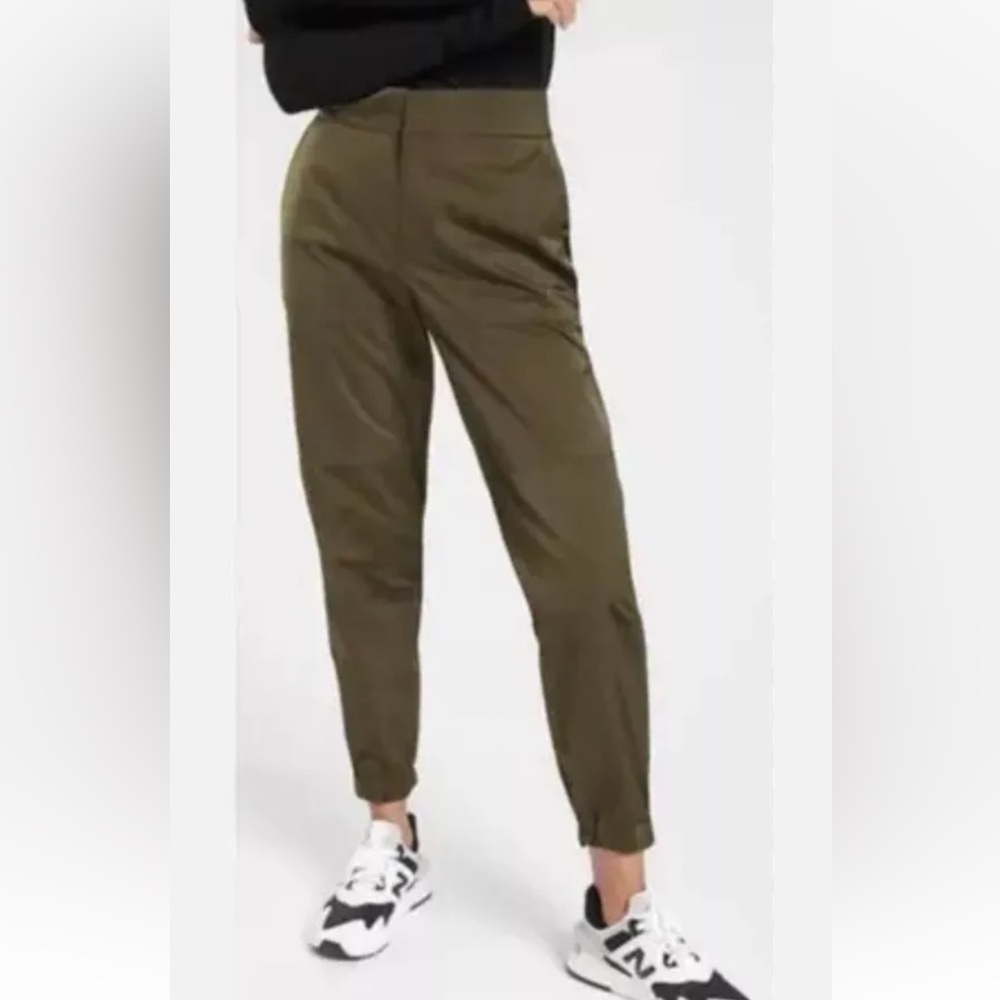 Athleta Radiant Jogger Olive Green Size 6 new with no tag
